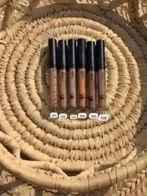 مسكرا حواجب فاشون